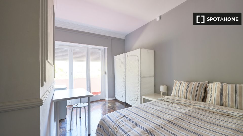 Double room Lisbon, 11 beds — photo 1