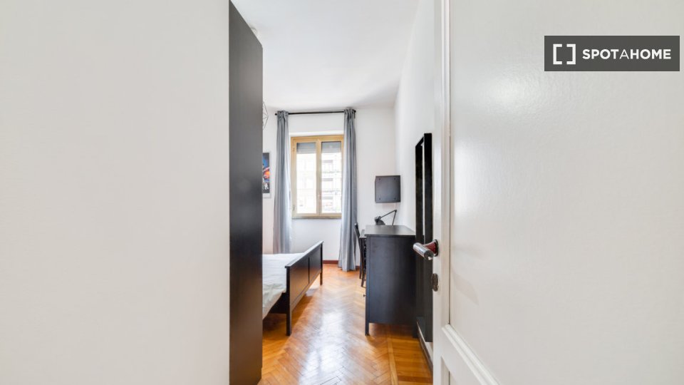 Double room Milan, 5 beds, 123m² — photo 8