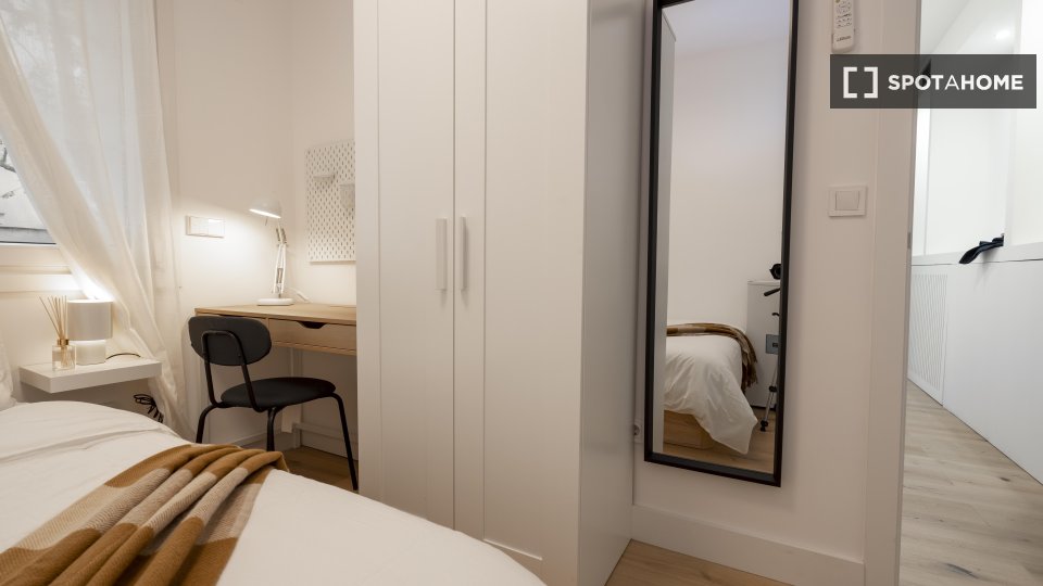 Double room Madrid, 7 beds — photo 21