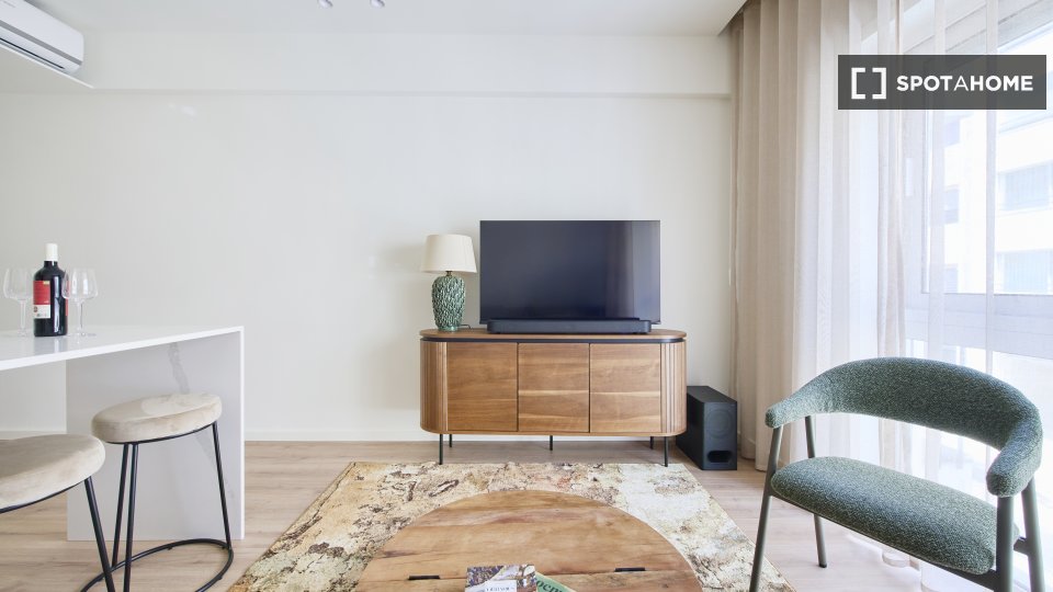 Apartment Lisbon, 1 bed — photo 2