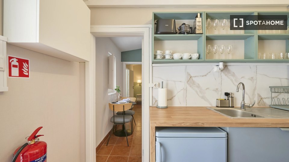 Apartment Lisbon, 1 bed — photo 11
