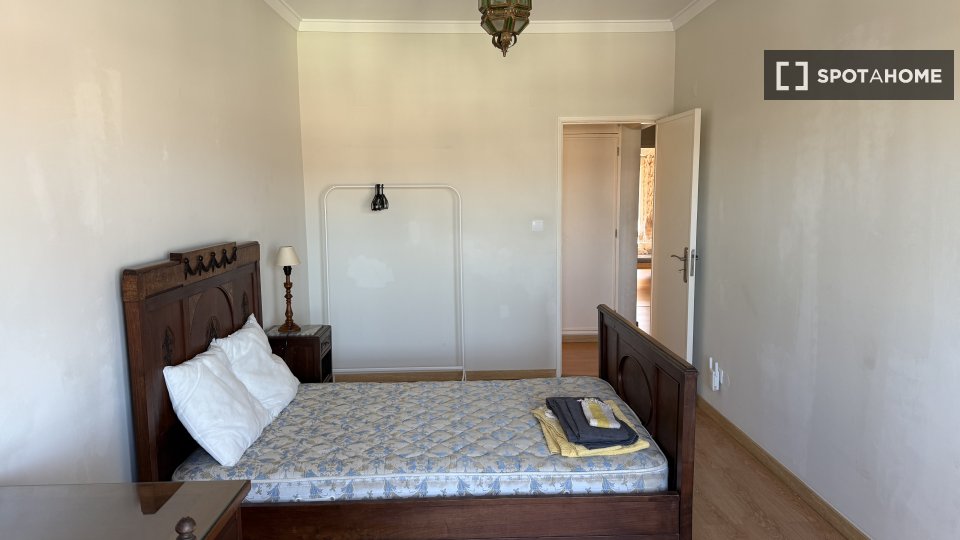 Double room Lisbon, 4 beds — photo 1