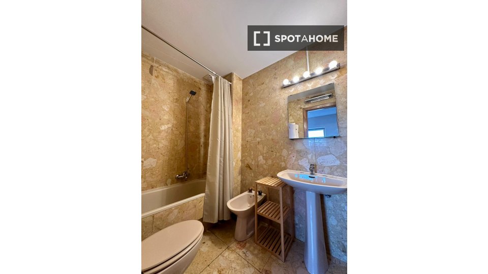 Apartment Madrid, 1 bed, 45m² — photo 2