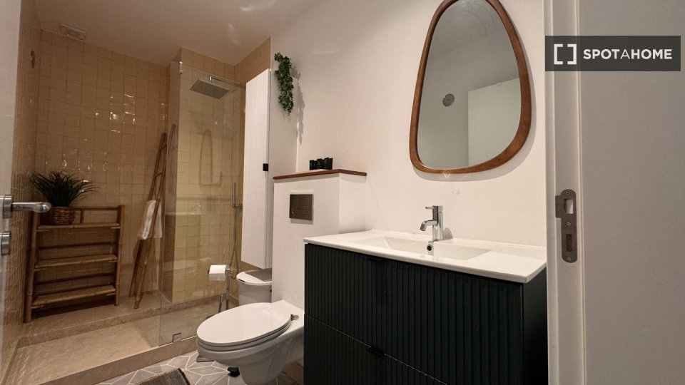 Apartment Lisbon, 1 bed, 42m² — photo 25
