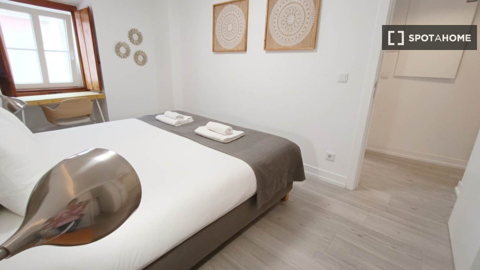 Apartment Lisbon, 2 beds, 70m² — photo 11