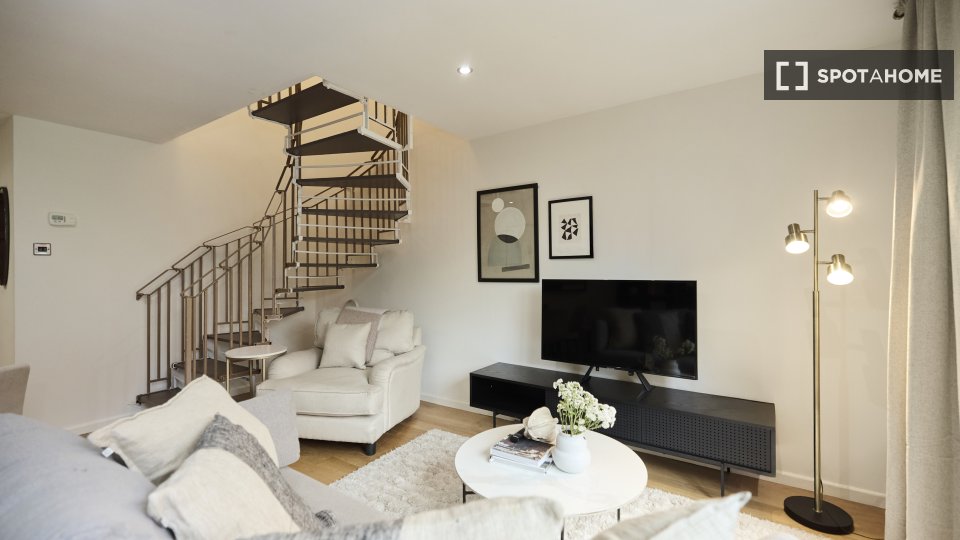 Apartment London, 2 beds, 58m² — photo 4