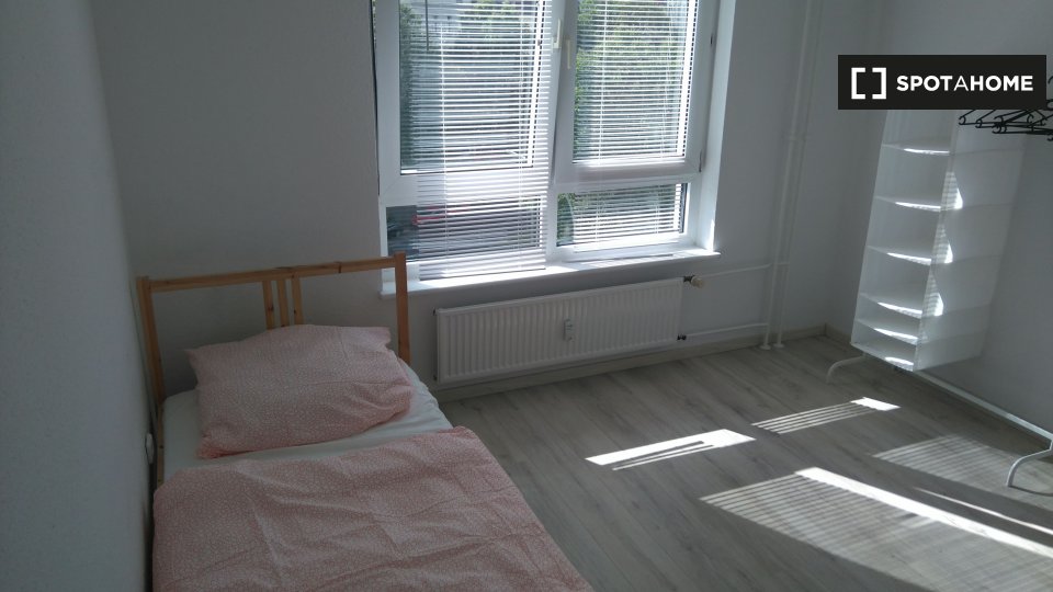 Double room Berlin, 4 beds, 96m² — photo 2