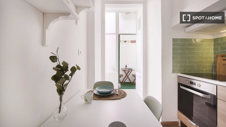 Apartment Lisbon, 1 bed — photo 5