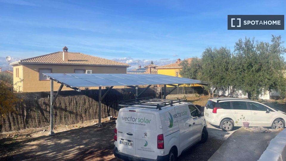Double room Granada, 3 beds, 100m² — photo 2