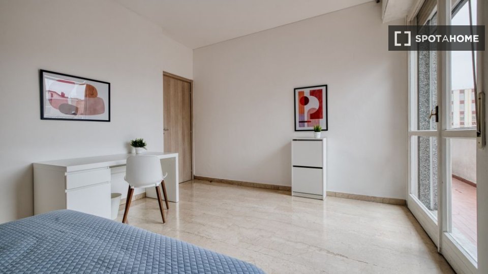 Double room Milan, 2 beds — photo 13
