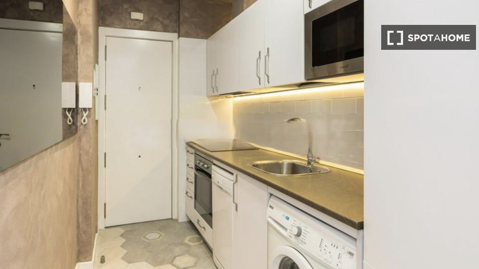 Apartment Madrid, 1 bed, 59m² — photo 1