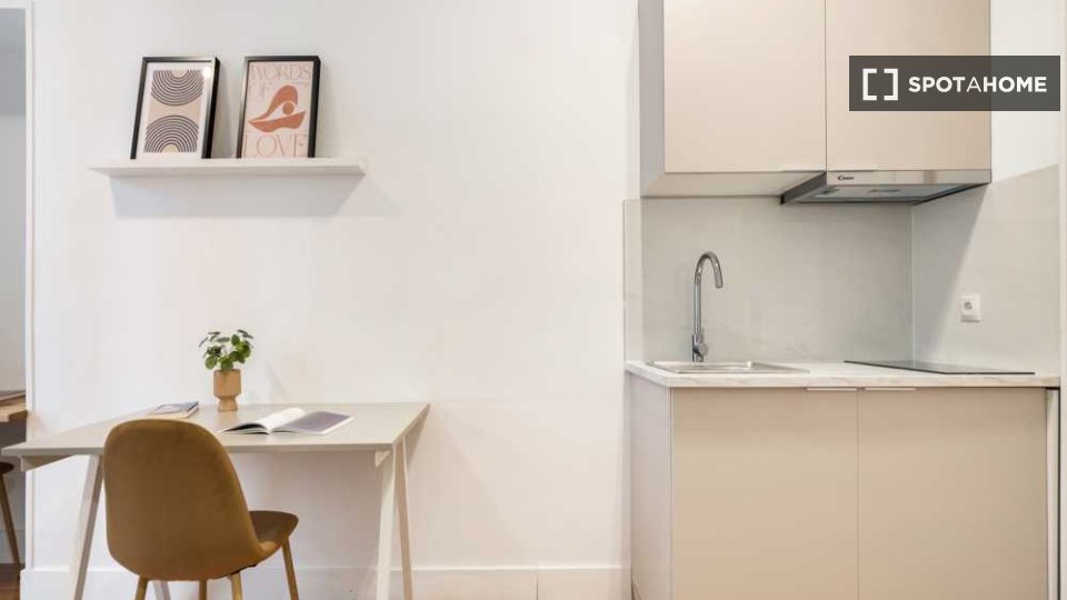 Habitación doble Madrid, 12 habitaciones — foto 2