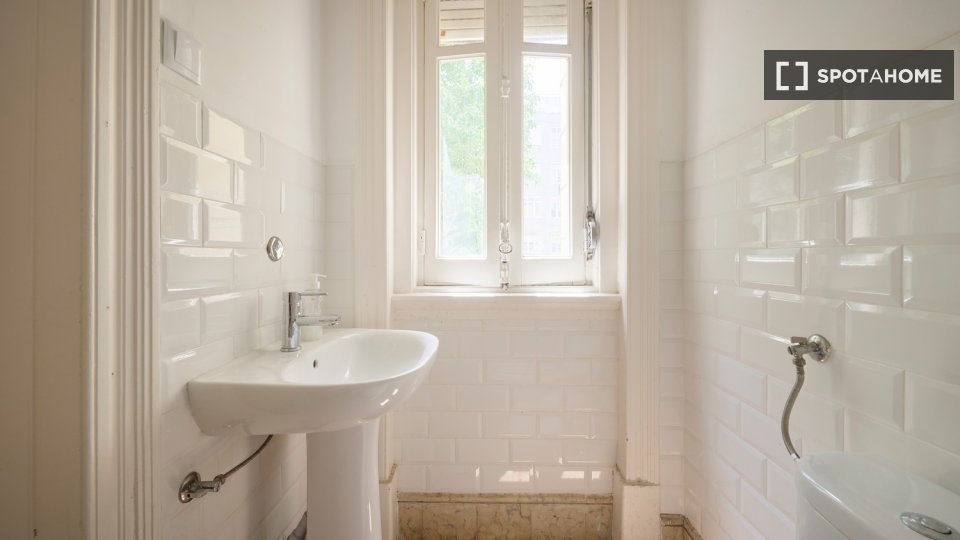 Double room Lisbon, 10 beds — photo 26