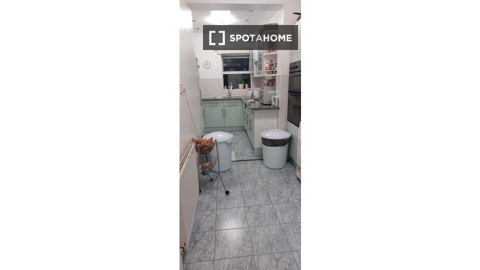 Double room London, 4 beds — photo 25
