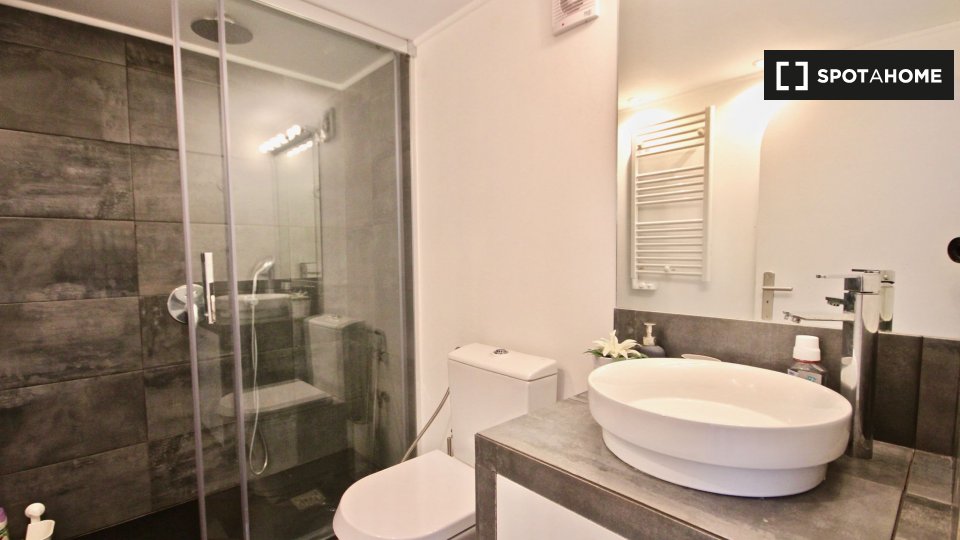 Apartment Lisbon, 1 bed — photo 16