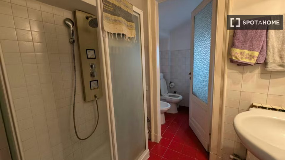 Double room Milan, 2 beds — photo 4