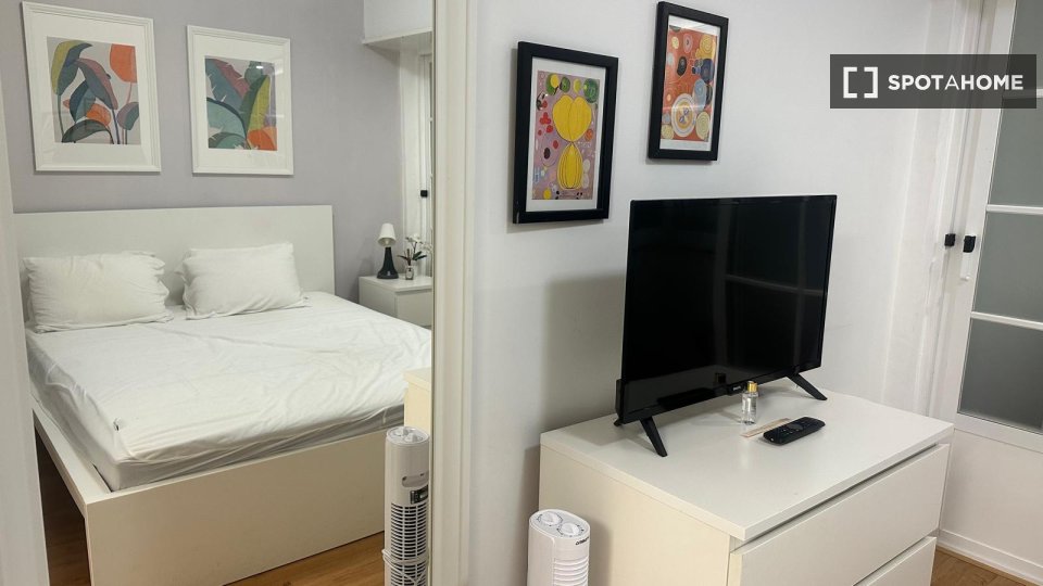 Apartment Lisbon, 1 bed — photo 4