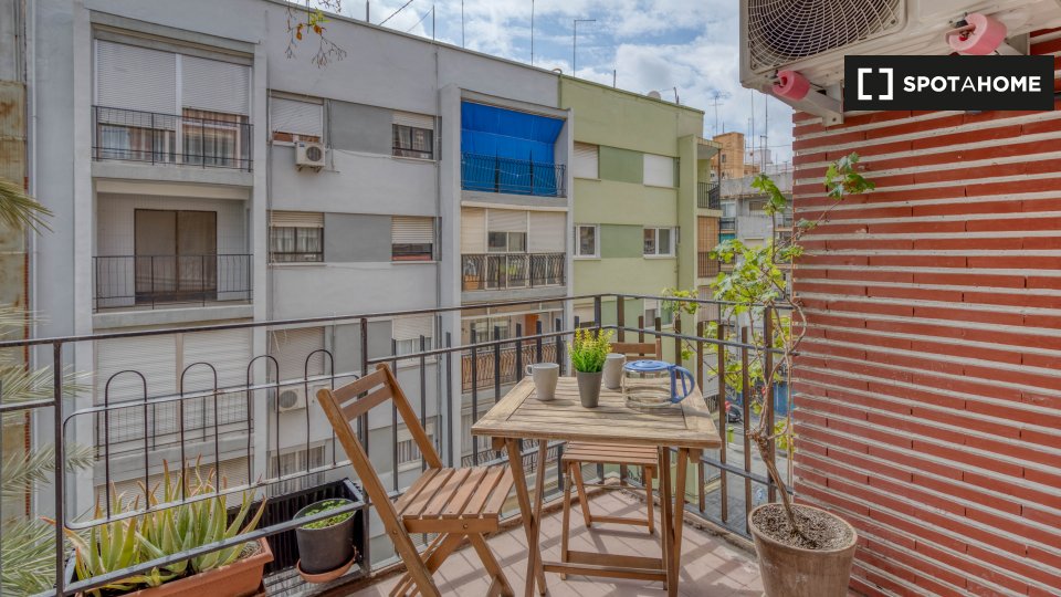Double room Valencia, 4 beds, 80m² — photo 9