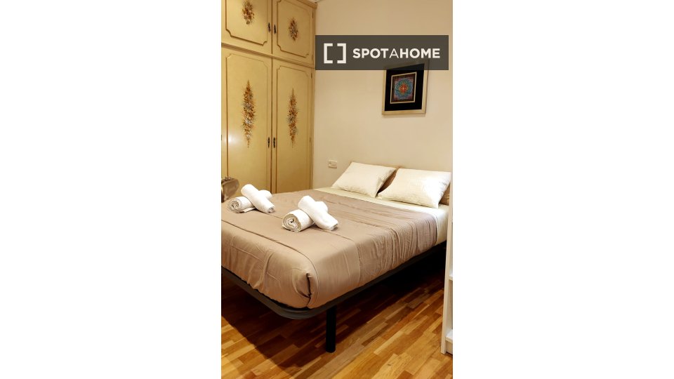 Double room Barcelona, 3 beds — photo 1