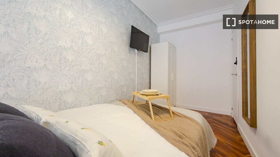 Double room Madrid, 6 beds, 117m² — photo 11