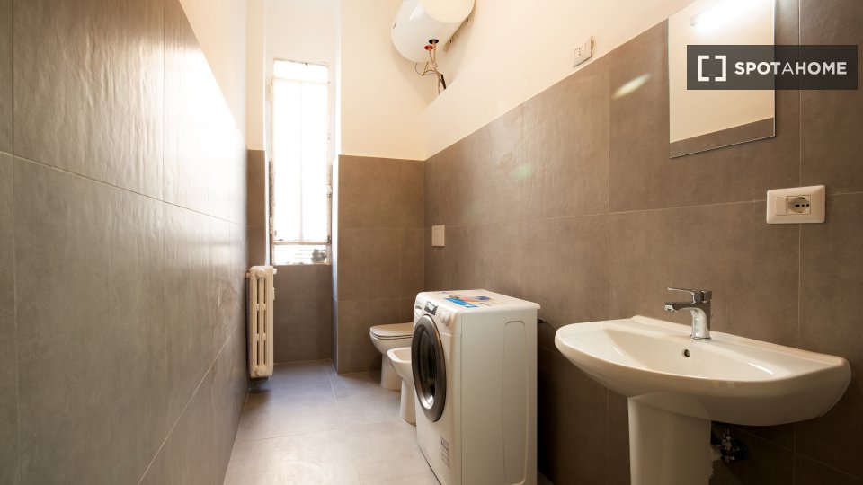 Double room Milan, 7 beds, 178m² — photo 17