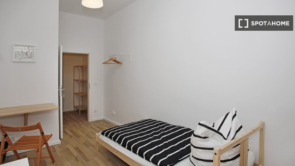 Double room Berlin, 4 beds, 71m² — photo 1