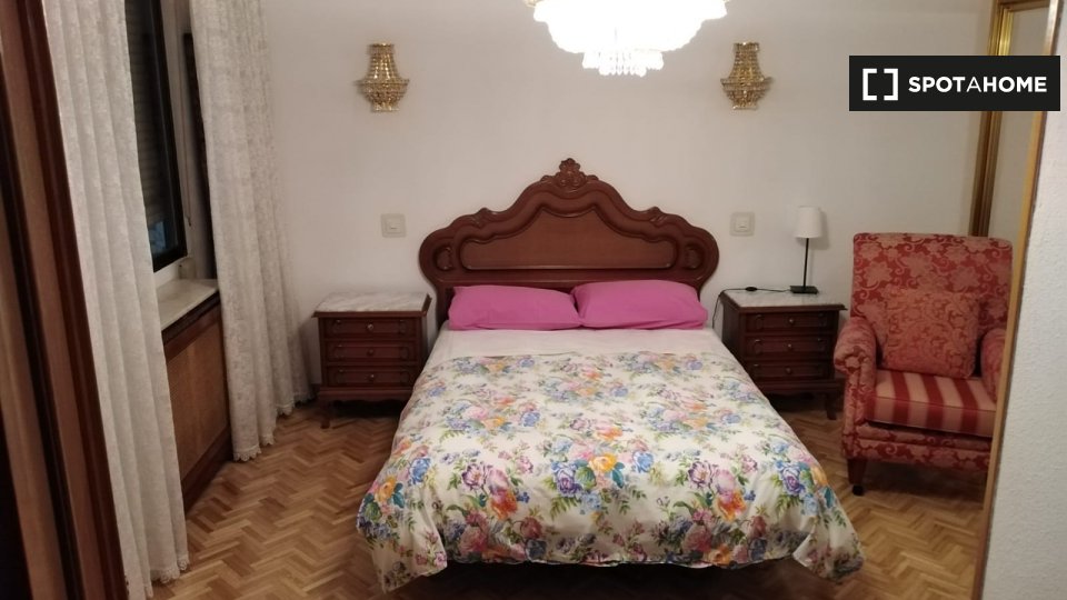 Double room Madrid, 2 beds — photo 2