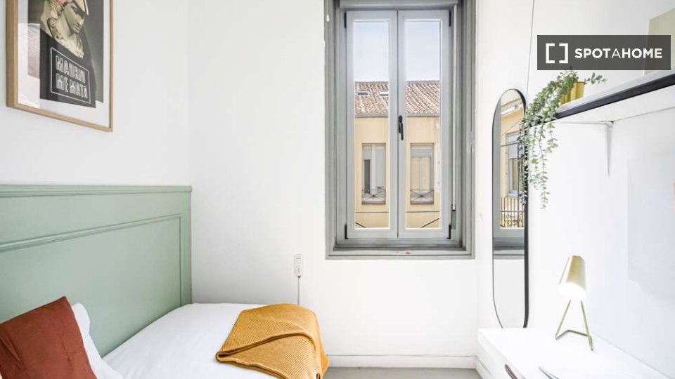 Double room Madrid, 67 beds — photo 10