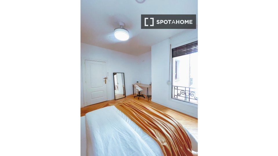 Double room Madrid, 6 beds — photo 2