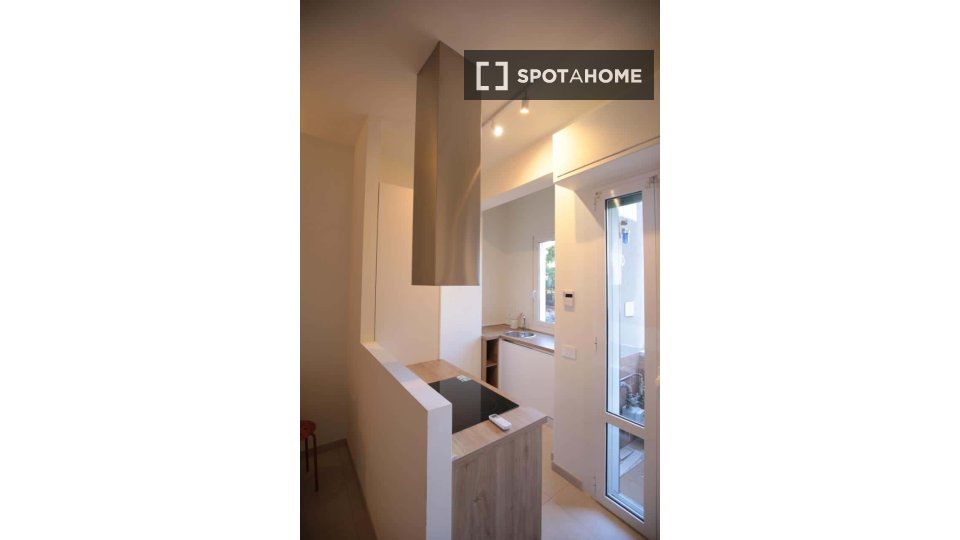 Appartamento con 1 camera da letto in affitto a Navigli, Milano. - in Milan