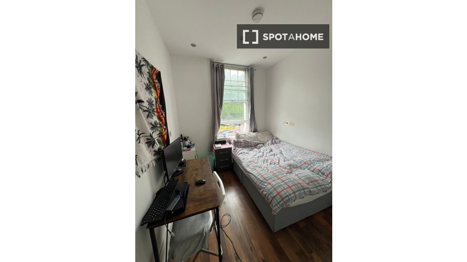 Double room London, 4 beds — photo 21