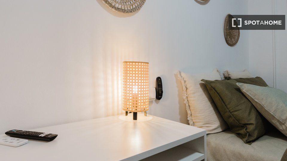 Double room Barcelona, 3 beds, 62m² — photo 16