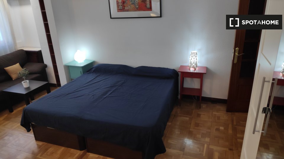 Double room Madrid, 5 beds, 120m² — photo 7