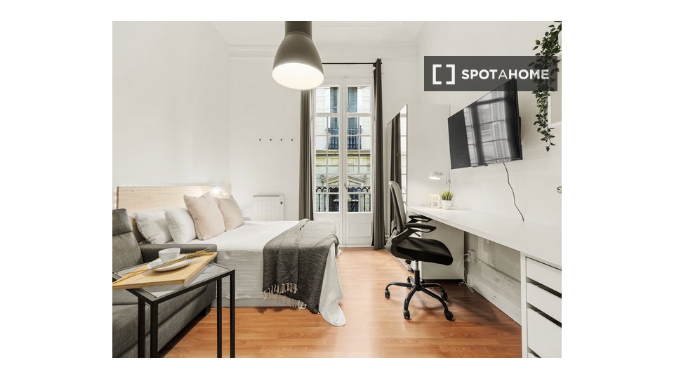 Double room Barcelona, 9 beds, 120m² — photo 1
