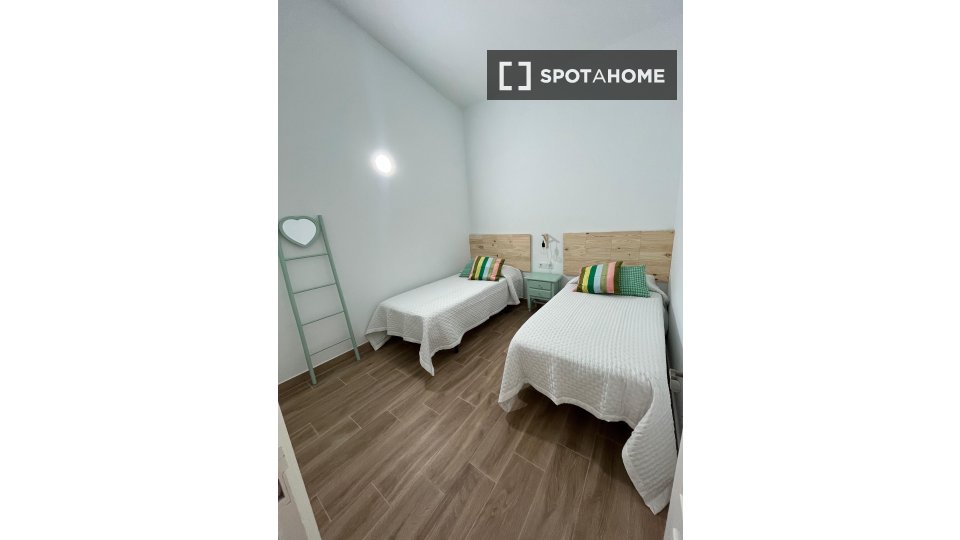 Apartment Santa_Cruz_De_Tenerife, 4 beds, 120m² — photo 4