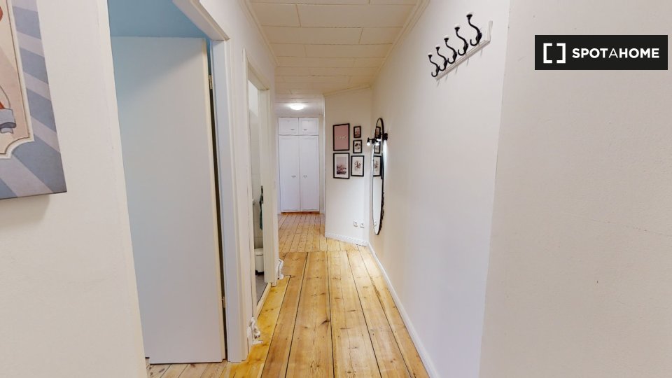 Apartment Berlin, 2 beds, 77m² — photo 12