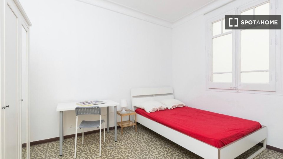 Double room Barcelona, 6 beds, 100m² — photo 2