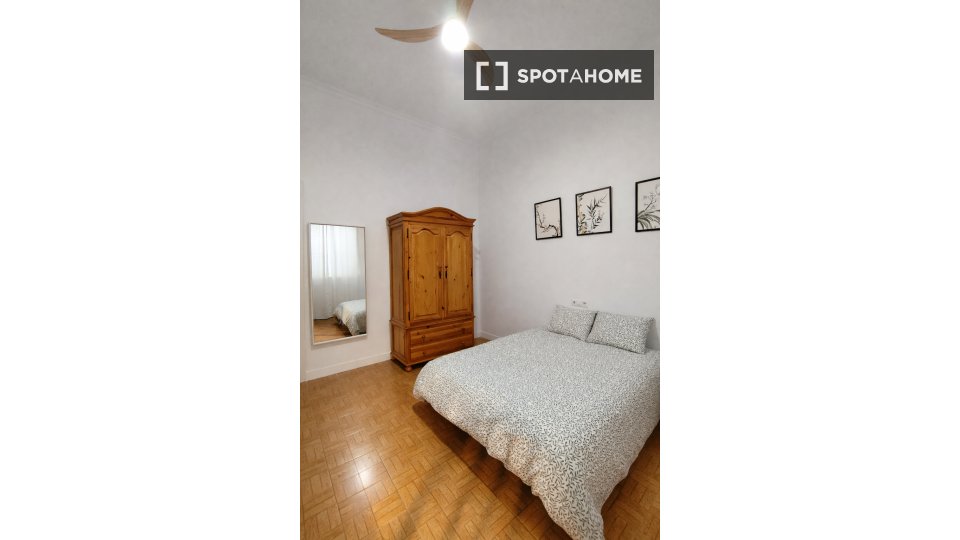 Double room Malaga, 4 beds, 250m² — photo 2