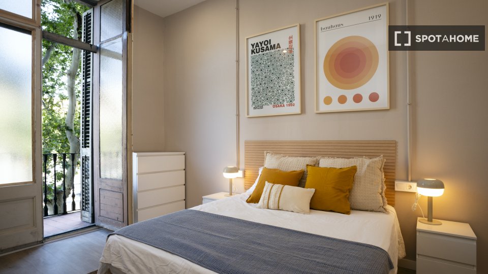 Double room Barcelona, 10 beds, 210m² — photo 9