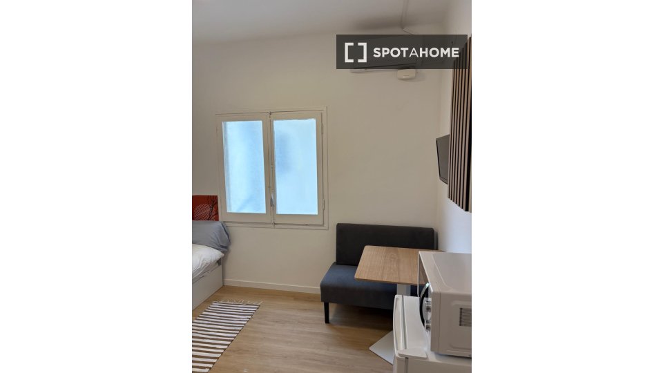 Apartment mono Barcelona, 27m² — photo 1