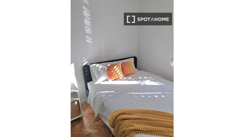 Double room Madrid, 6 beds — photo 7