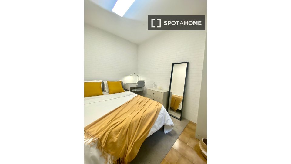 Double room Madrid, 5 beds — photo 12
