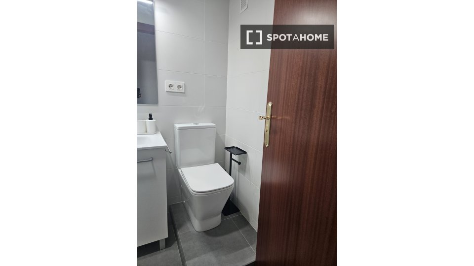 Double room Zaragoza, 4 beds, 92m² — photo 12
