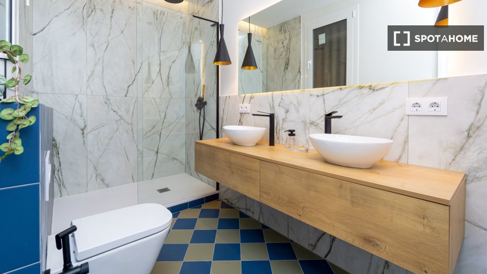 Apartment Barcelona, 4 beds, 135m² — photo 17