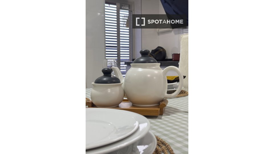 Double room Madrid, 6 beds, 150m² — photo 16