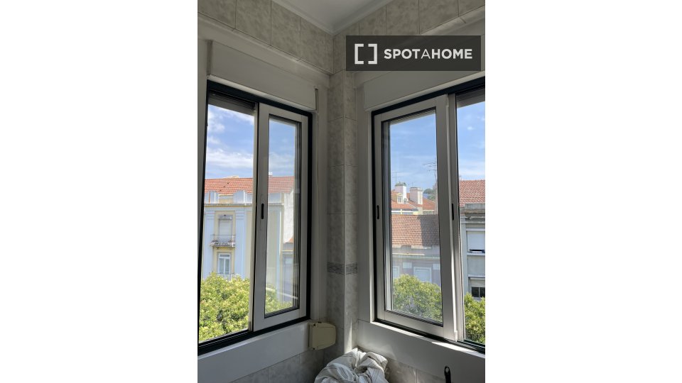 Double room Lisbon, 8 beds — photo 19