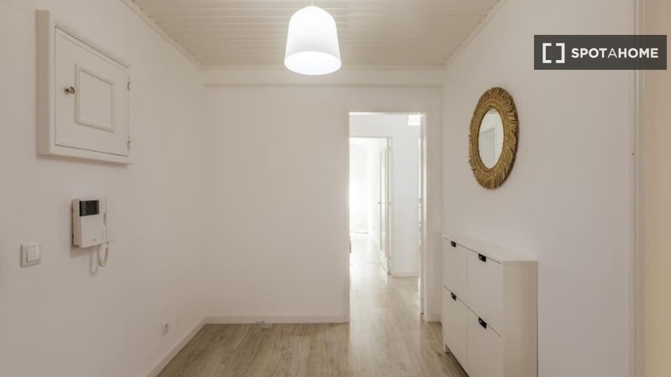 Apartment Lisbon, 3 beds, 130m² — photo 9