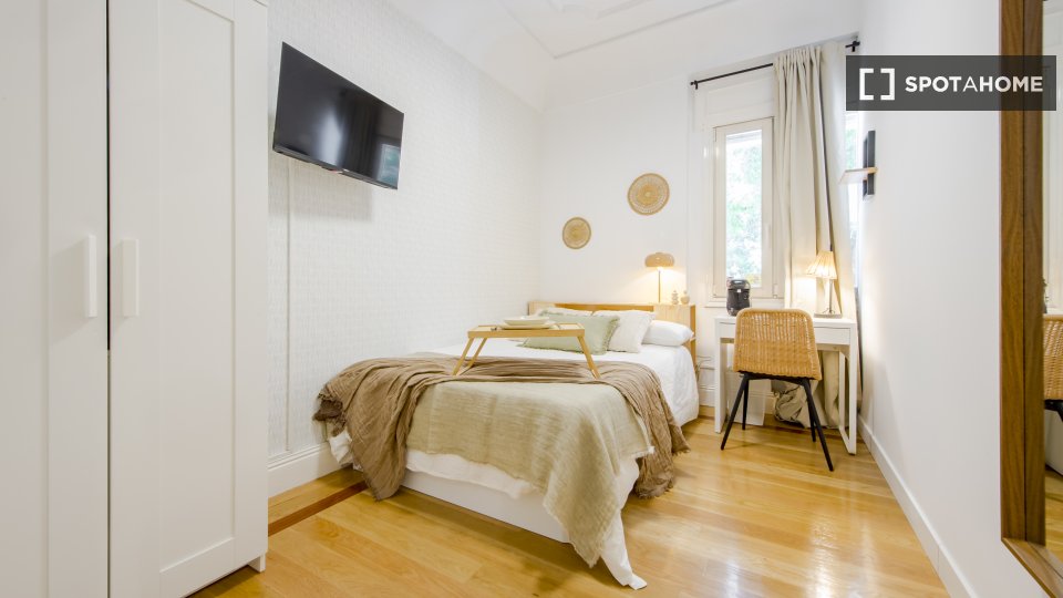 Double room Madrid, 13 beds, 266m² — photo 10