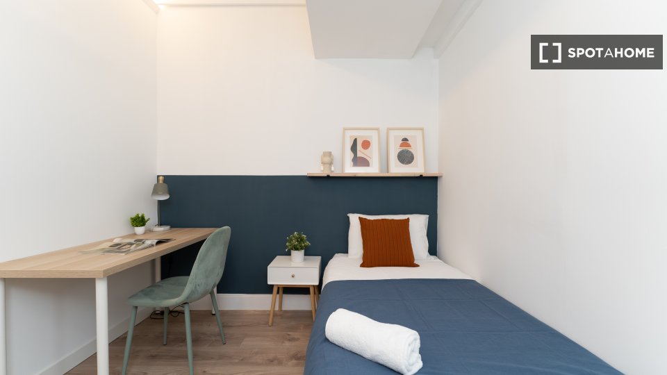 Double room Madrid, 5 beds — photo 8