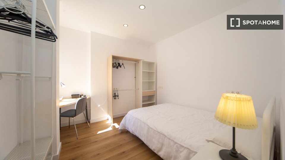 Double room Granada, 4 beds — photo 4